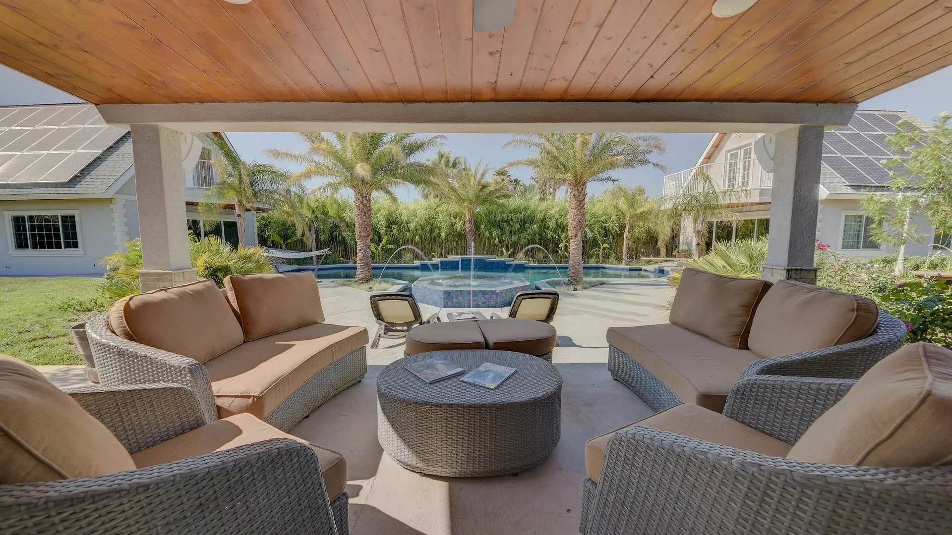 Sanctuary Pond And Pool Apartment Las Vegas