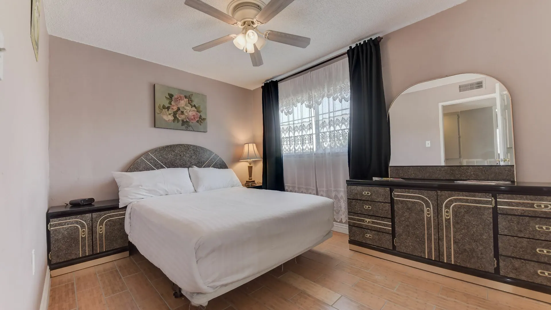 Sanctuary Pond And Pool Apartment Las Vegas