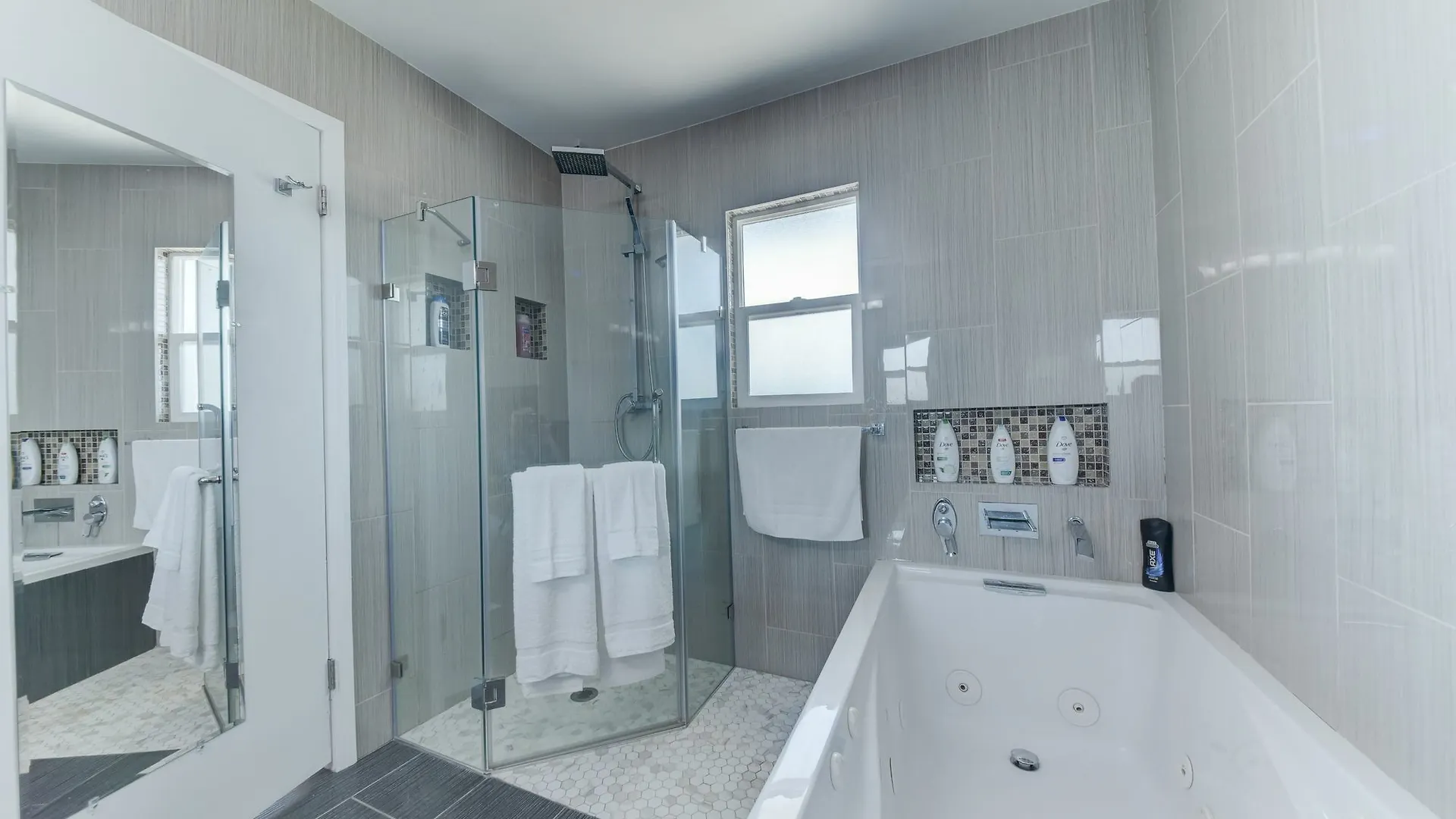 Sanctuary Pond And Pool Apartment Las Vegas
